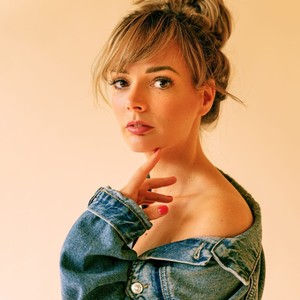 Heleen Roosdorp资料,Heleen Roosdorp最新歌曲,Heleen RoosdorpMV视频,Heleen Roosdorp音乐专辑,Heleen Roosdorp好听的歌