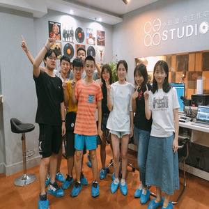 1枝独秀资料,1枝独秀最新歌曲,1枝独秀MV视频,1枝独秀音乐专辑,1枝独秀好听的歌