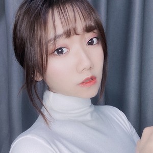 她的眼睛会唱歌