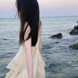 向晚资料,向晚最新歌曲,向晚MV视频,向晚音乐专辑,向晚好听的歌