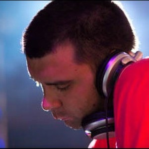 Afefe Iku资料,Afefe Iku最新歌曲,Afefe IkuMV视频,Afefe Iku音乐专辑,Afefe Iku好听的歌