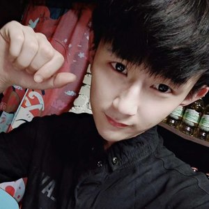 伯颜资料,伯颜最新歌曲,伯颜MV视频,伯颜音乐专辑,伯颜好听的歌