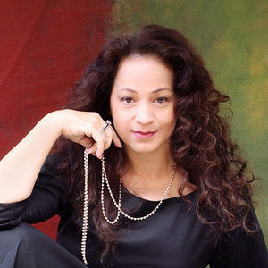 Perla Batalla资料,Perla Batalla最新歌曲,Perla BatallaMV视频,Perla Batalla音乐专辑,Perla Batalla好听的歌
