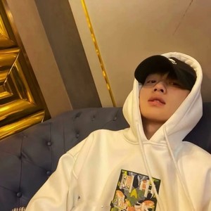 当年你我眼前慢慢走过