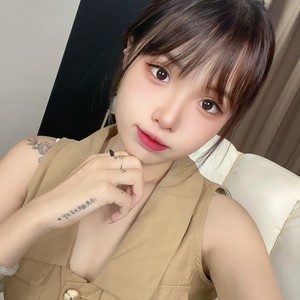 借个肩膀给我靠