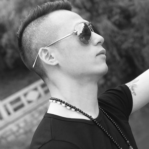 情一动心就痛 (Single Version)