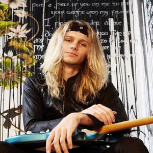 Lyric Dubee资料,Lyric Dubee最新歌曲,Lyric DubeeMV视频,Lyric Dubee音乐专辑,Lyric Dubee好听的歌