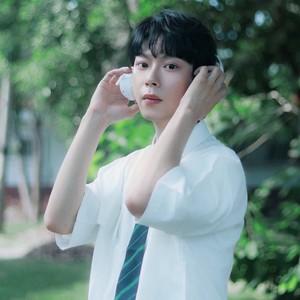 林巍峰资料,林巍峰最新歌曲,林巍峰MV视频,林巍峰音乐专辑,林巍峰好听的歌