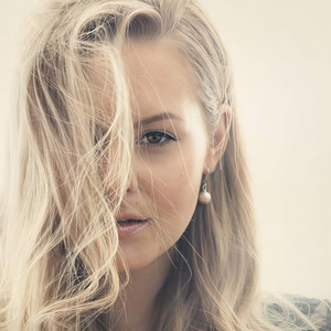 Erika Selin资料,Erika Selin最新歌曲,Erika SelinMV视频,Erika Selin音乐专辑,Erika Selin好听的歌