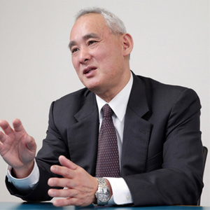 円谷皐