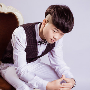 莫金伟资料,莫金伟最新歌曲,莫金伟MV视频,莫金伟音乐专辑,莫金伟好听的歌