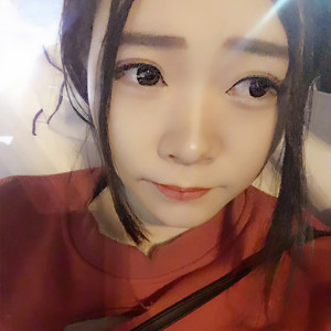 佳人轻抚桃花扇 (44秒片段)