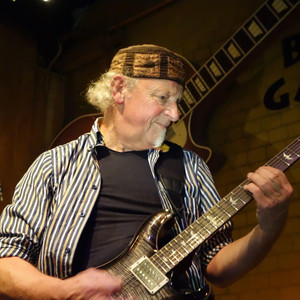 Martin Barre资料,Martin Barre最新歌曲,Martin BarreMV视频,Martin Barre音乐专辑,Martin Barre好听的歌