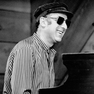 Victor Feldman资料,Victor Feldman最新歌曲,Victor FeldmanMV视频,Victor Feldman音乐专辑,Victor Feldman好听的歌