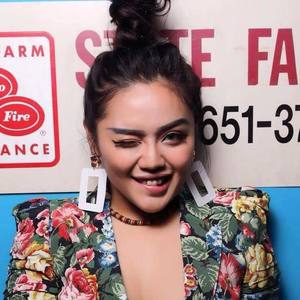 张芮菲资料,张芮菲最新歌曲,张芮菲MV视频,张芮菲音乐专辑,张芮菲好听的歌