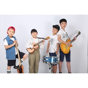 白日梦想家乐队资料,白日梦想家乐队最新歌曲,白日梦想家乐队MV视频,白日梦想家乐队音乐专辑,白日梦想家乐队好听的歌