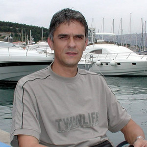 Remi Kazinoti资料,Remi Kazinoti最新歌曲,Remi KazinotiMV视频,Remi Kazinoti音乐专辑,Remi Kazinoti好听的歌