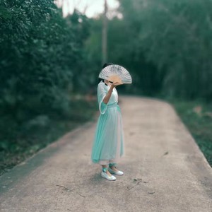 秋上半夏资料,秋上半夏最新歌曲,秋上半夏MV视频,秋上半夏音乐专辑,秋上半夏好听的歌