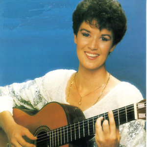 Anneli Van Rooyen资料,Anneli Van Rooyen最新歌曲,Anneli Van RooyenMV视频,Anneli Van Rooyen音乐专辑,Anneli Van Rooyen好听的歌