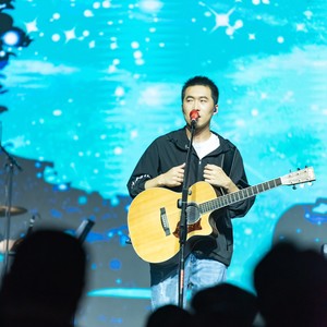 冬青资料,冬青最新歌曲,冬青MV视频,冬青音乐专辑,冬青好听的歌