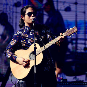 青山绿水边我与你相见