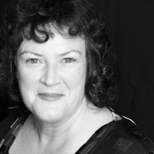 Triona Ní Dhomhnaill资料,Triona Ní Dhomhnaill最新歌曲,Triona Ní DhomhnaillMV视频,Triona Ní Dhomhnaill音乐专辑,Triona Ní Dhomhnaill好听的歌