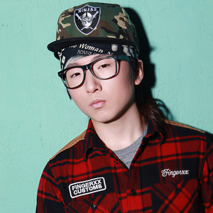 李奕龙资料,李奕龙最新歌曲,李奕龙MV视频,李奕龙音乐专辑,李奕龙好听的歌