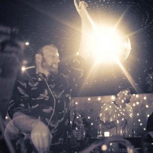 Dan Mckie资料,Dan Mckie最新歌曲,Dan MckieMV视频,Dan Mckie音乐专辑,Dan Mckie好听的歌