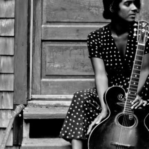 Leyla McCalla资料,Leyla McCalla最新歌曲,Leyla McCallaMV视频,Leyla McCalla音乐专辑,Leyla McCalla好听的歌