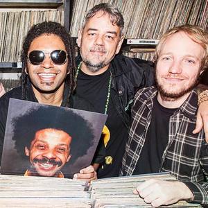 Ultramen资料,Ultramen最新歌曲,UltramenMV视频,Ultramen音乐专辑,Ultramen好听的歌