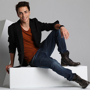 Diogo Piçarra资料,Diogo Piçarra最新歌曲,Diogo PiçarraMV视频,Diogo Piçarra音乐专辑,Diogo Piçarra好听的歌