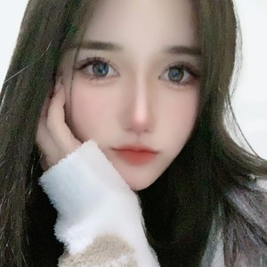 挥着翅膀的女孩