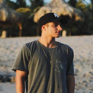 Yuri Aguiar资料,Yuri Aguiar最新歌曲,Yuri AguiarMV视频,Yuri Aguiar音乐专辑,Yuri Aguiar好听的歌