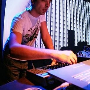 Alex Under资料,Alex Under最新歌曲,Alex UnderMV视频,Alex Under音乐专辑,Alex Under好听的歌