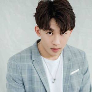 PHOENIX资料,PHOENIX最新歌曲,PHOENIXMV视频,PHOENIX音乐专辑,PHOENIX好听的歌