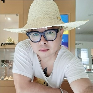 小小丑资料,小小丑最新歌曲,小小丑MV视频,小小丑音乐专辑,小小丑好听的歌