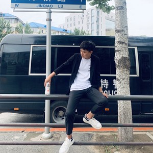 戴靳资料,戴靳最新歌曲,戴靳MV视频,戴靳音乐专辑,戴靳好听的歌