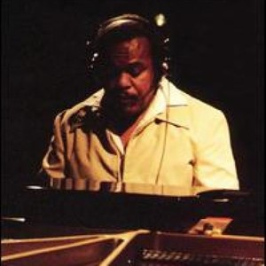 Joe Bonner资料,Joe Bonner最新歌曲,Joe BonnerMV视频,Joe Bonner音乐专辑,Joe Bonner好听的歌