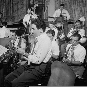 Serge Chaloff资料,Serge Chaloff最新歌曲,Serge ChaloffMV视频,Serge Chaloff音乐专辑,Serge Chaloff好听的歌