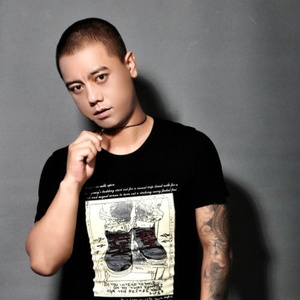 张铁（网络歌手）资料,张铁（网络歌手）最新歌曲,张铁（网络歌手）MV视频,张铁（网络歌手）音乐专辑,张铁（网络歌手）好听的歌