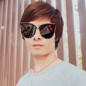 樱花树下的重逢