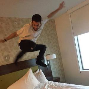 Sam Lachow资料,Sam Lachow最新歌曲,Sam LachowMV视频,Sam Lachow音乐专辑,Sam Lachow好听的歌