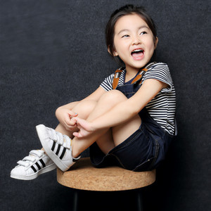 赵晴飞资料,赵晴飞最新歌曲,赵晴飞MV视频,赵晴飞音乐专辑,赵晴飞好听的歌