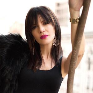 Julia Vari资料,Julia Vari最新歌曲,Julia VariMV视频,Julia Vari音乐专辑,Julia Vari好听的歌