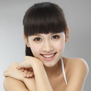 2009年12月 我们都是接班人主题歌