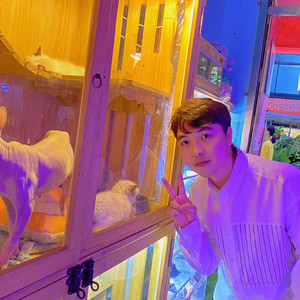 输入法打可爱按第五 (翻自 米卡)