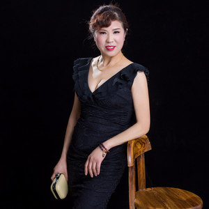 董芹资料,董芹最新歌曲,董芹MV视频,董芹音乐专辑,董芹好听的歌