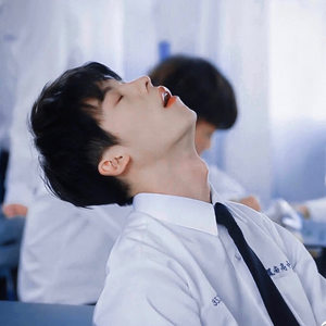 【网络歌曲】 - 绿光 - 那英，肖战 (伴奏)