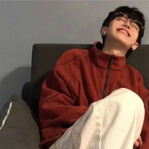 李笨笨资料,李笨笨最新歌曲,李笨笨MV视频,李笨笨音乐专辑,李笨笨好听的歌