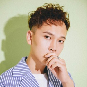 冷言君资料,冷言君最新歌曲,冷言君MV视频,冷言君音乐专辑,冷言君好听的歌